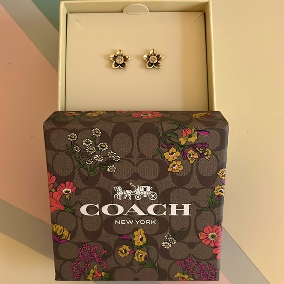 Gold Coach Flower Earrings - Picture 1 of 7